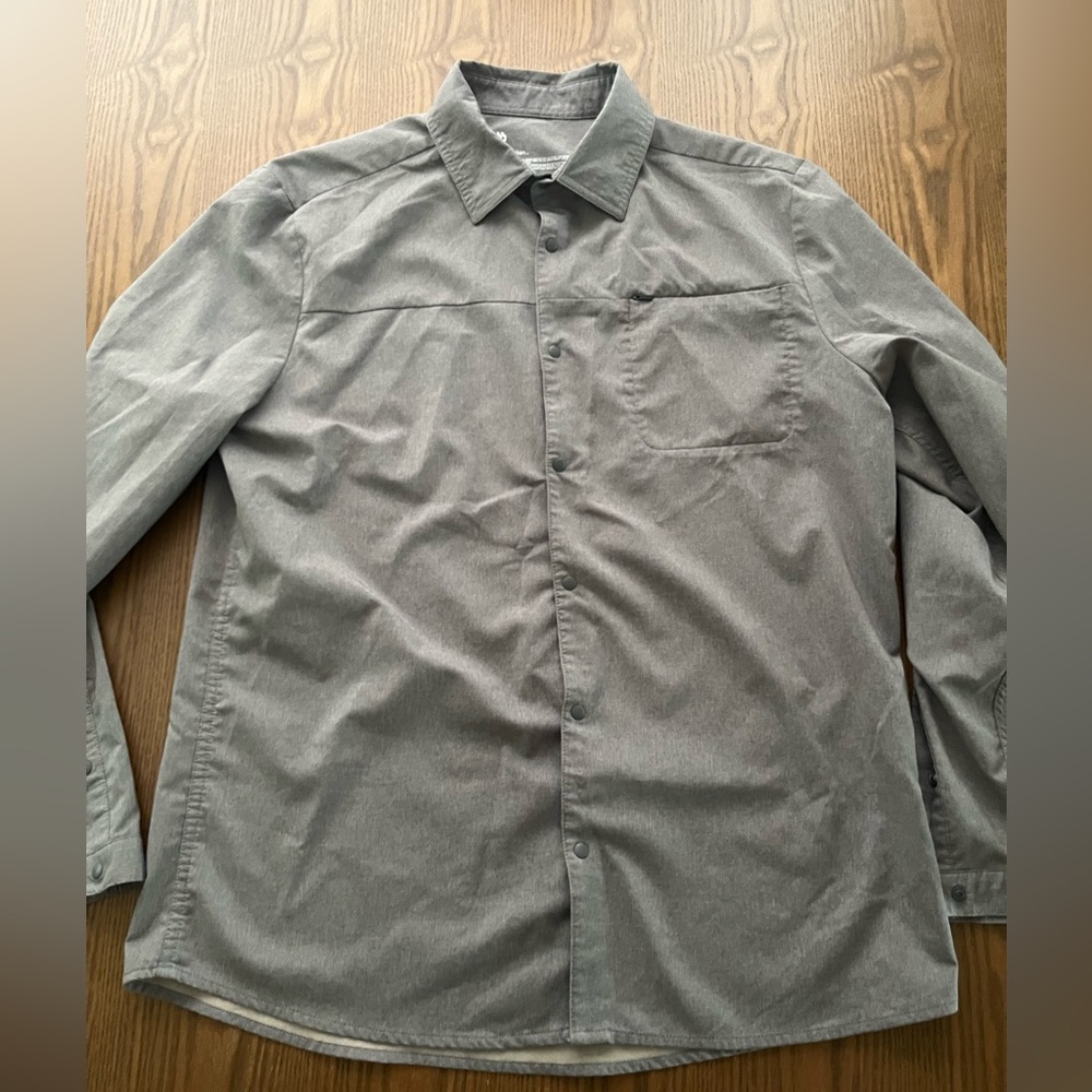 All in Motion Charcoal Button-Up Shirt Mens Large